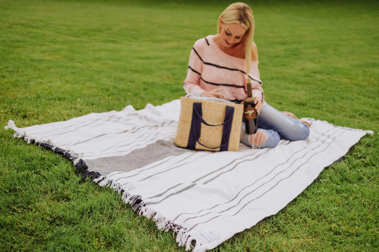 Montecito Picnic Blanket w/ Harness