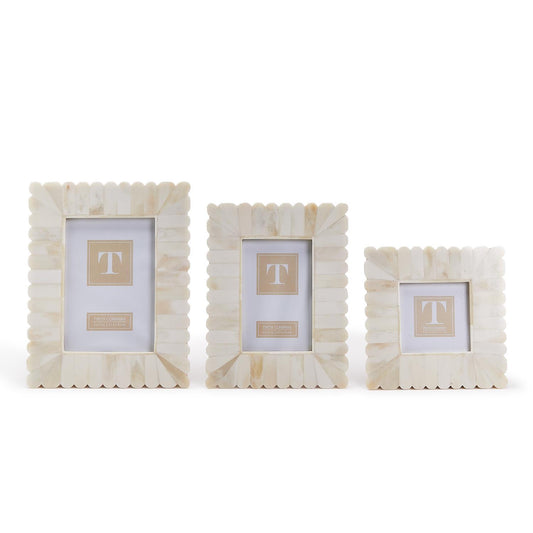 Scalloped Photo Frame